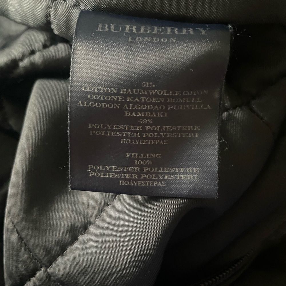 Vintage Burberry Black Hooded Jacket with Quilted Interior - Picture 5 of 10